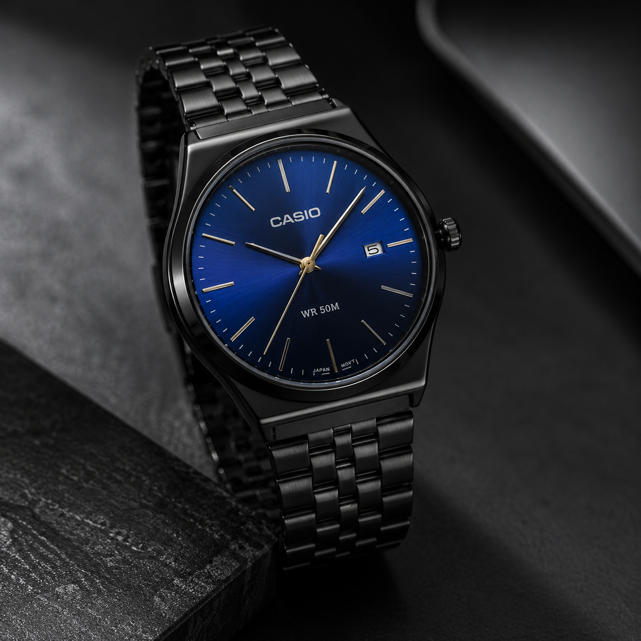 Montre Casio WR 50M – Cadran Bleu & Finition Noire